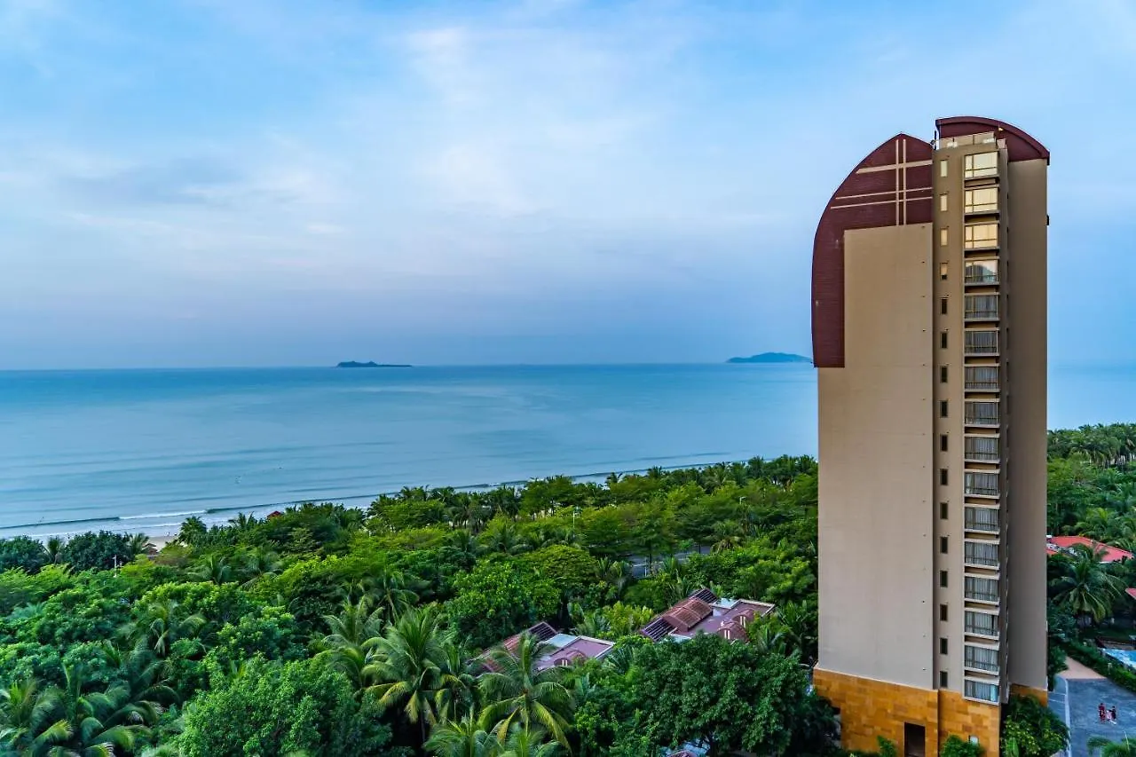 Pullman Oceanview Sanya Bay Resort & Spa Hotel