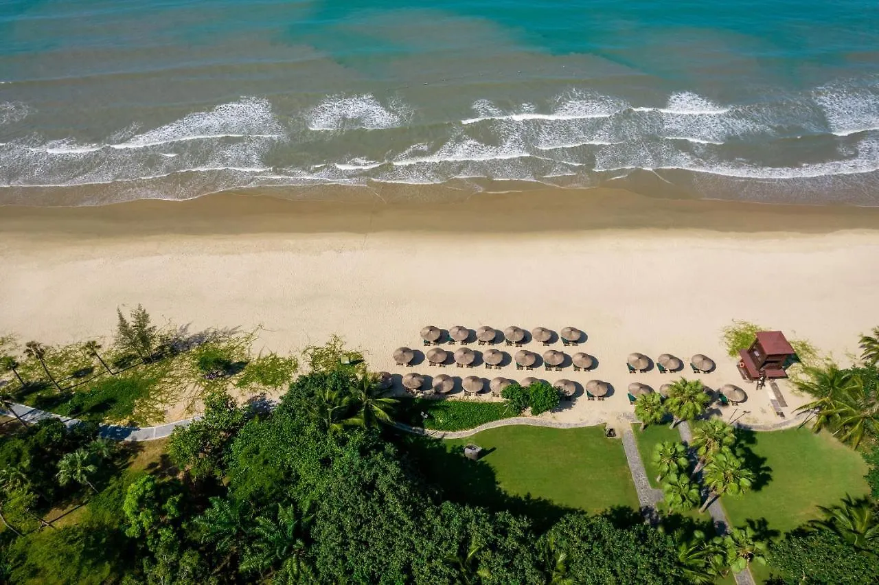 Pullman Oceanview Sanya Bay Resort & Spa Hotel