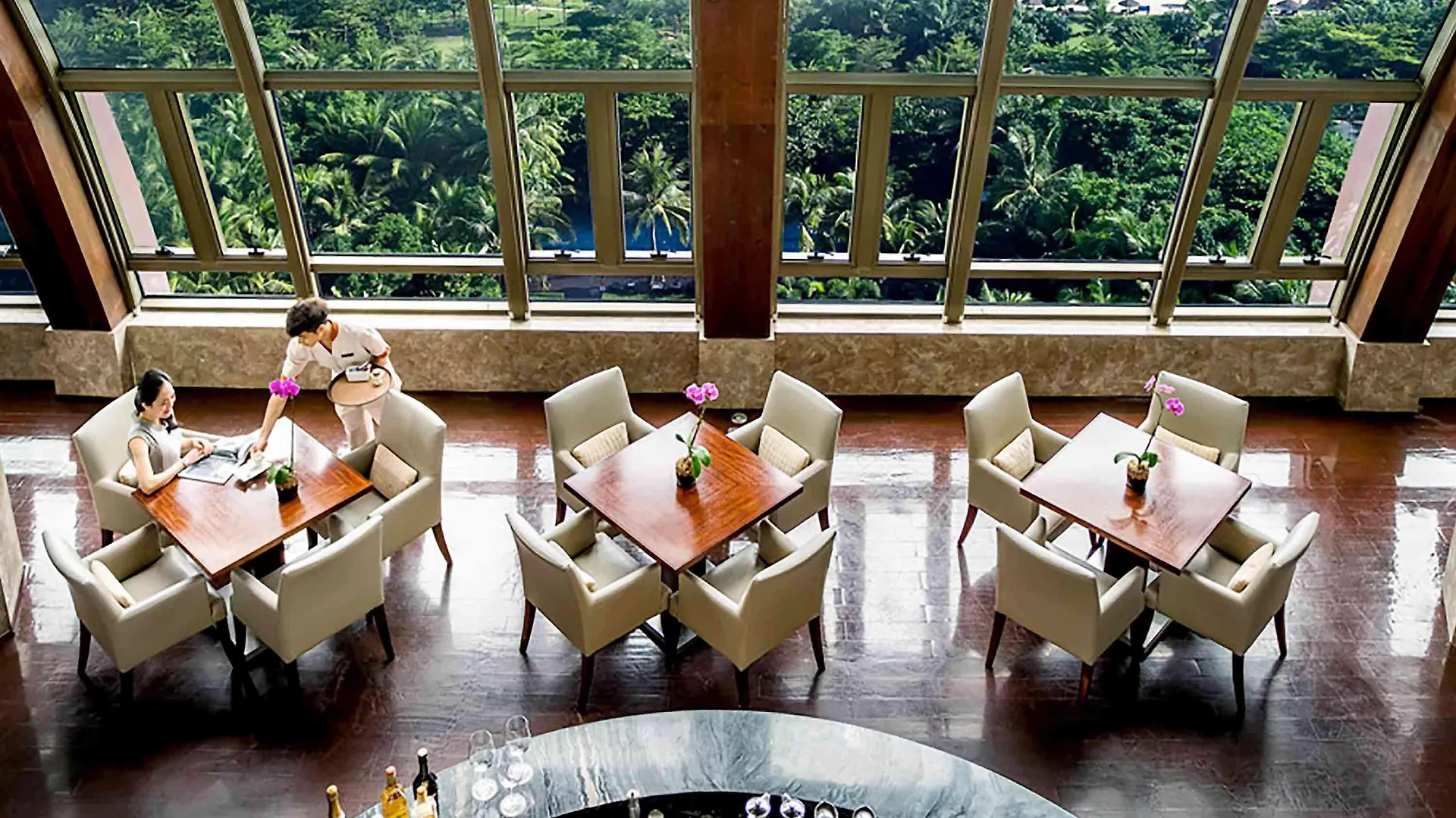 Pullman Oceanview Sanya Bay Resort & Spa Hotel