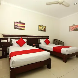 *** Hotel Oyo 8892 Kadambari Regency India