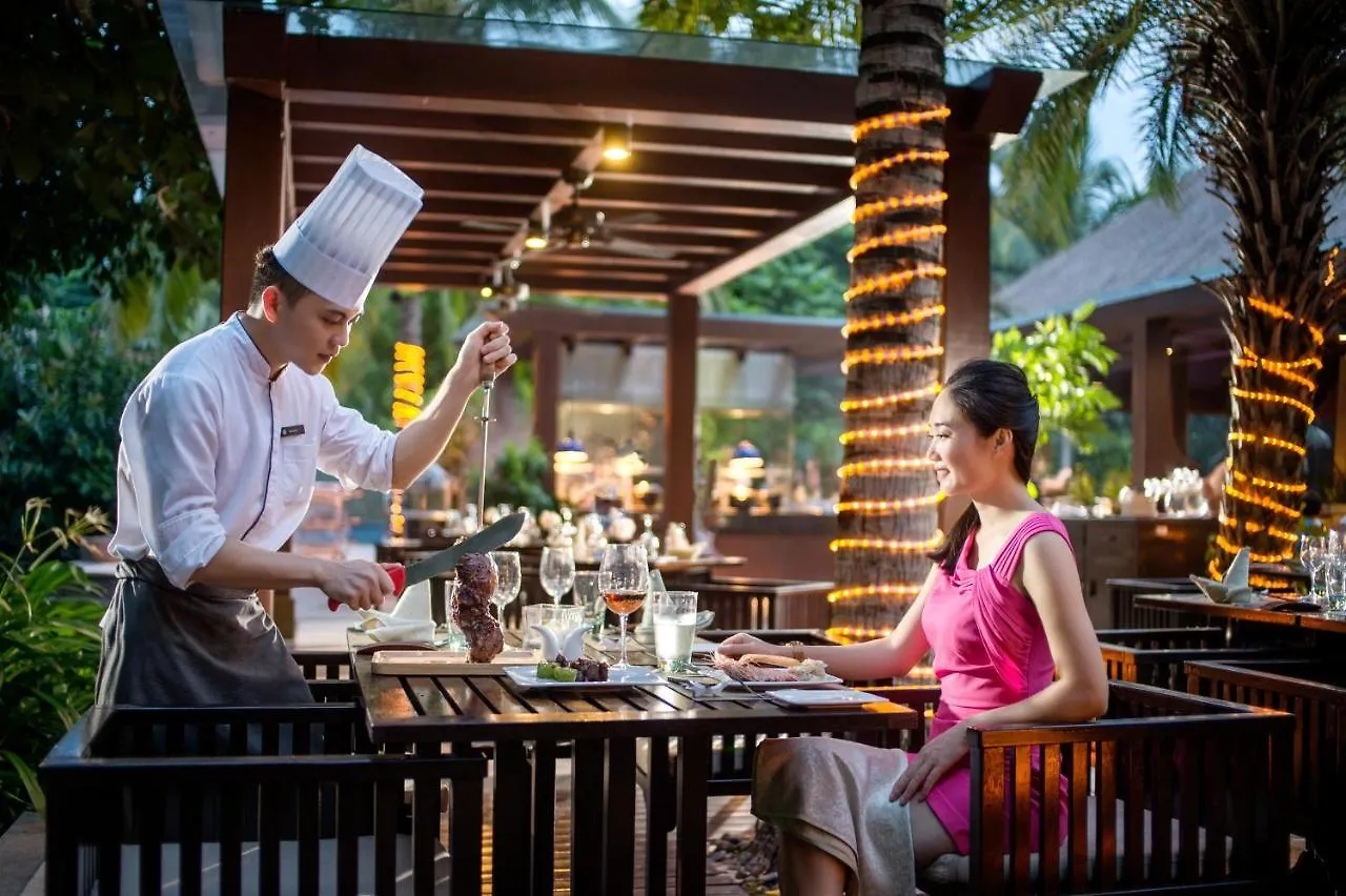Pullman Oceanview Sanya Bay Resort & Spa Hotel