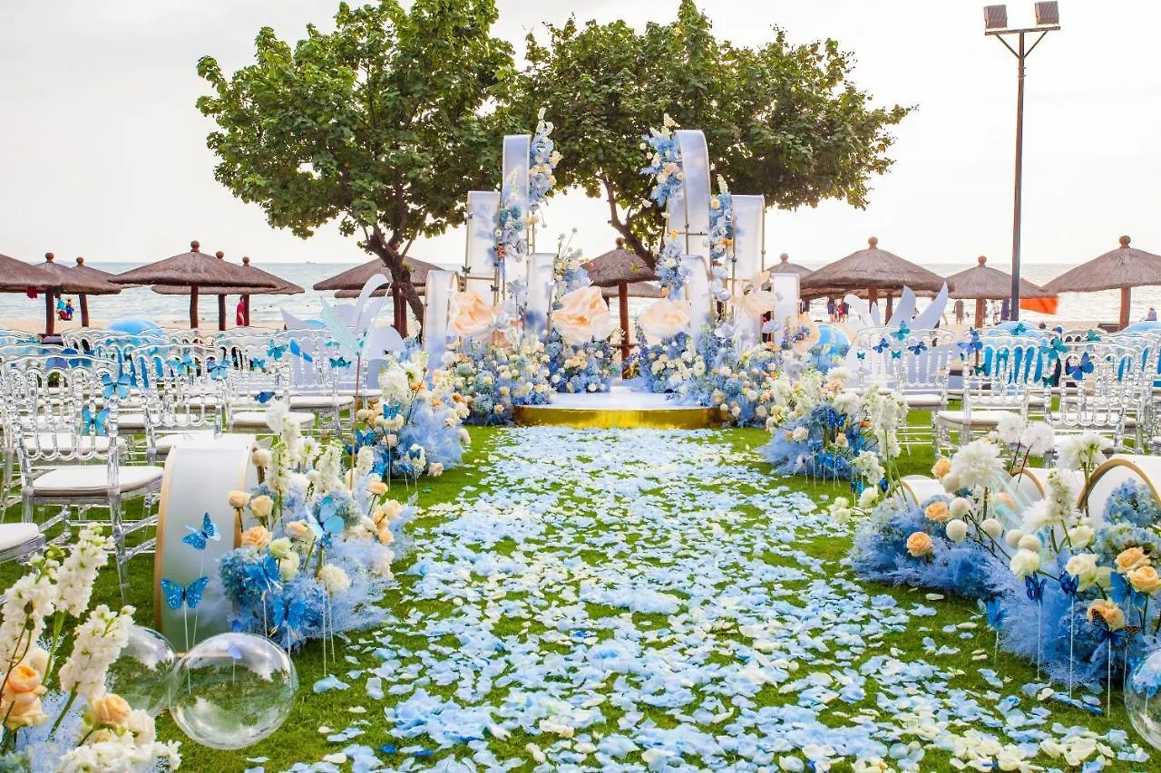 Pullman Oceanview Sanya Bay Resort & Spa Hotel