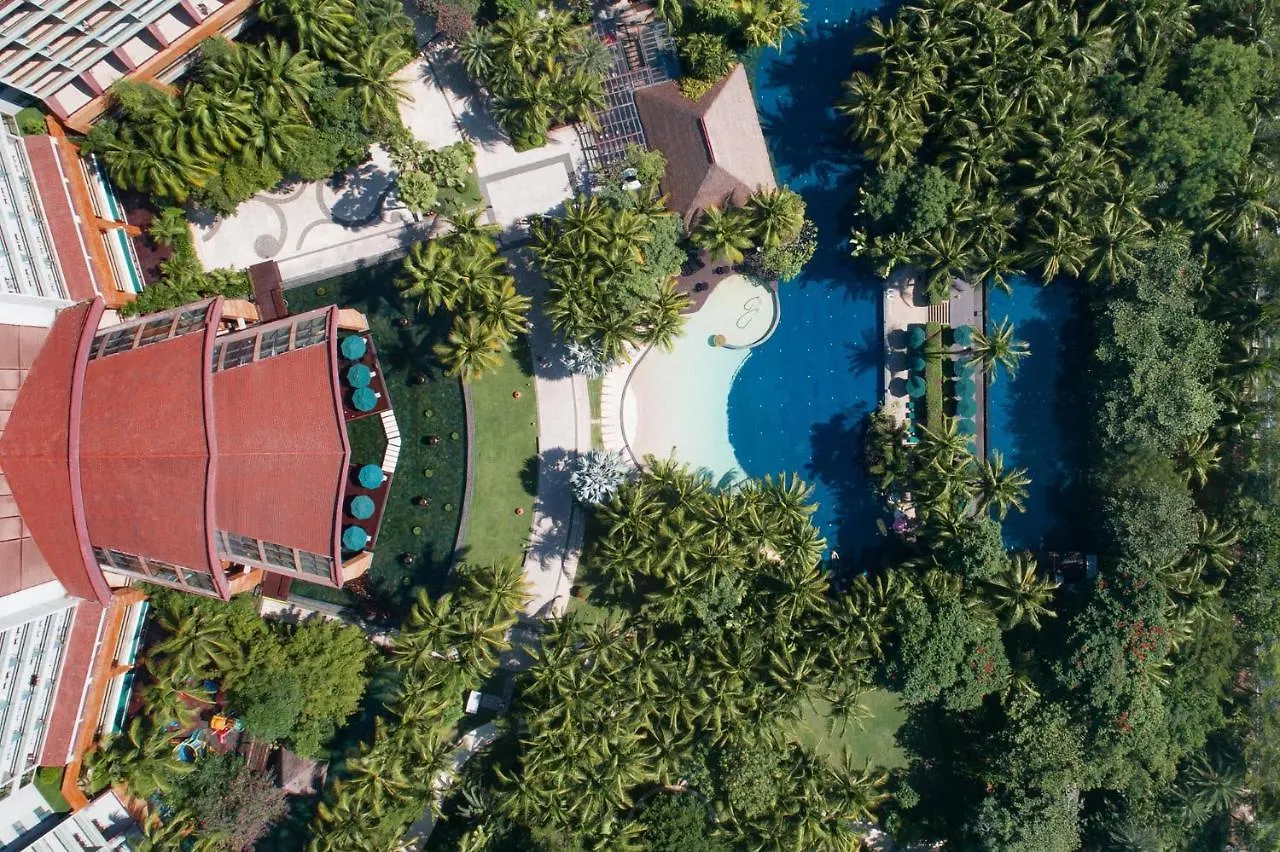 Pullman Oceanview Sanya Bay Resort & Spa Отель