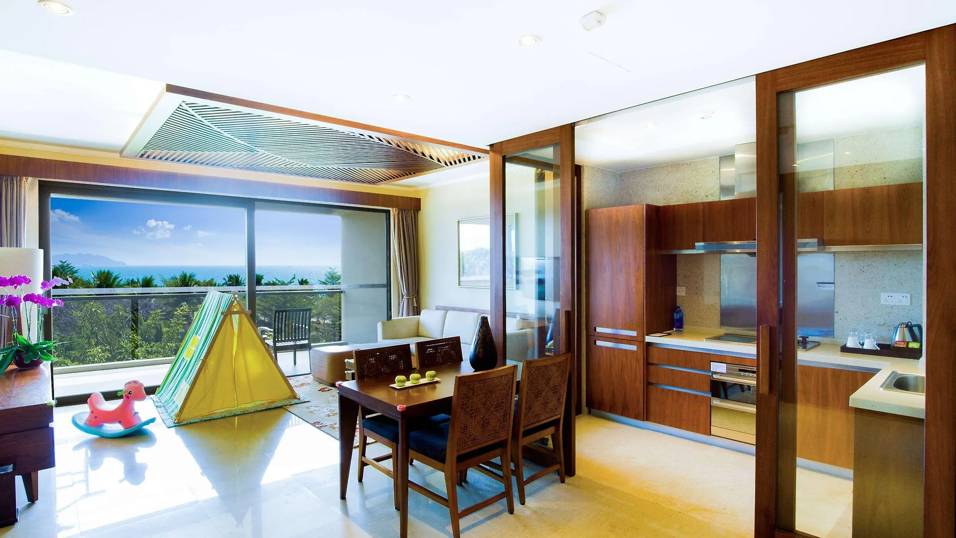 Pullman Oceanview Sanya Bay Resort & Spa